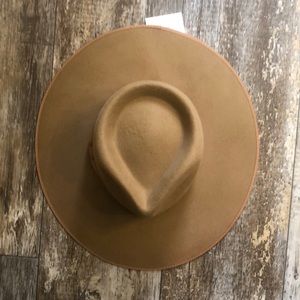 lack of colour teak rancher NWT